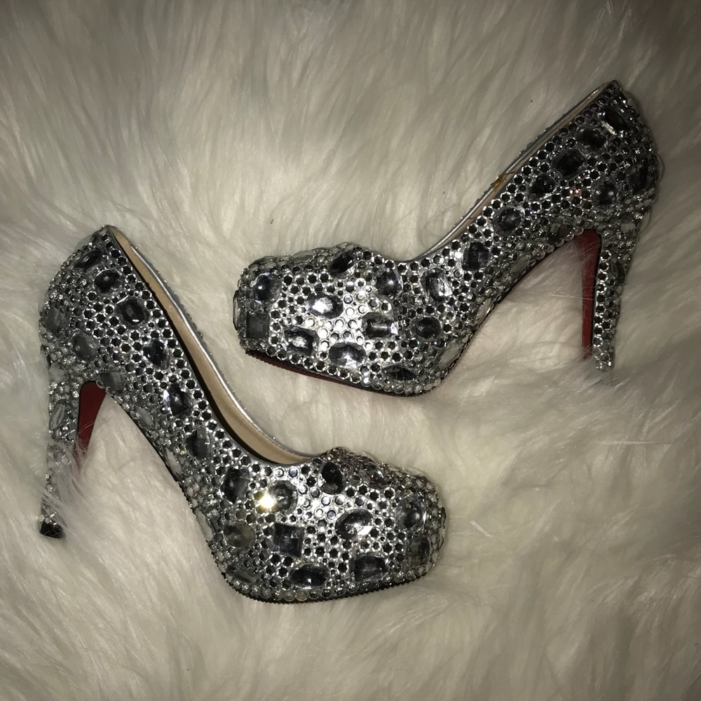 Heels - Picture 3 of 7